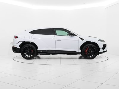 LAMBORGHINI URUS - 4