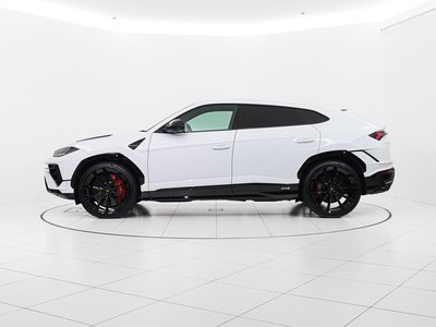 LAMBORGHINI URUS - 5