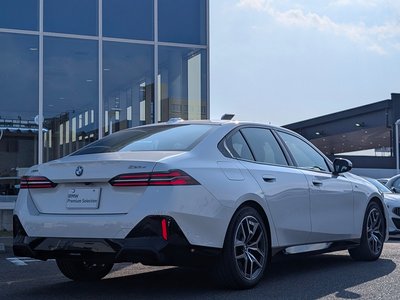 2025 BMW 5 SERIES thumbnail 13