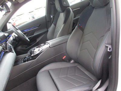 2025 BMW 5 SERIES thumbnail 33