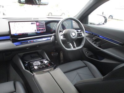 2025 BMW 5 SERIES thumbnail 35