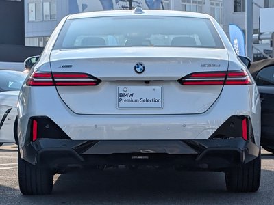 2025 BMW 5 SERIES thumbnail 11