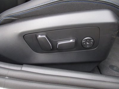 2025 BMW 5 SERIES thumbnail 17