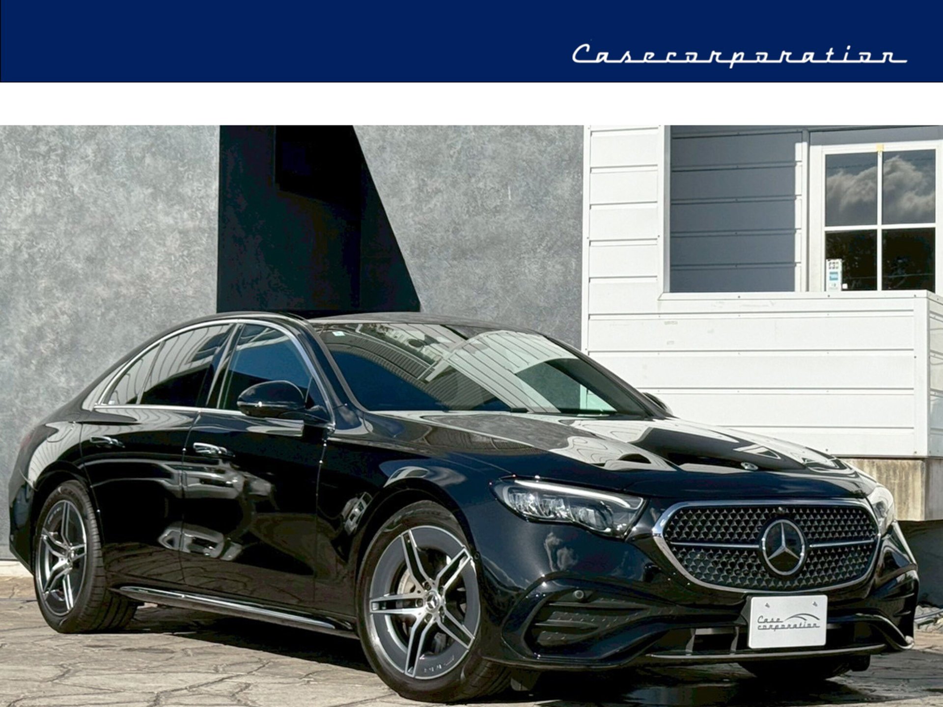 MERCEDES-BENZ E-CLASS - View 1