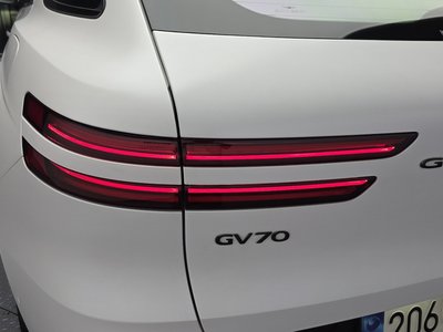 2021 Genesis GV70 — фото 10