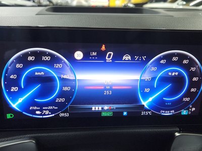 2025 Mercedes-BENZ EQB 照片 6