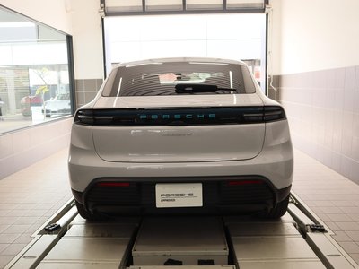 PORSCHE MACAN - 5