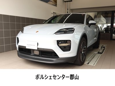 PORSCHE MACAN - 1