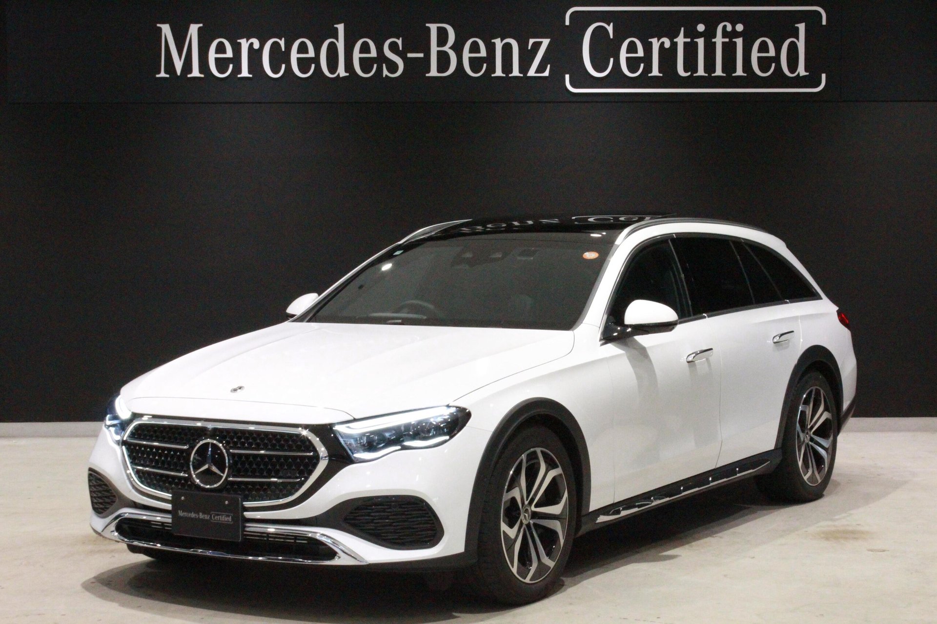 MERCEDES-BENZ E-CLASS - View 1