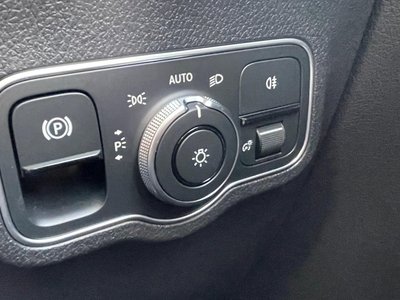 MERCEDES-BENZ EQB - 9