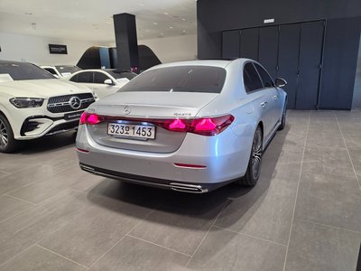 MERCEDES-BENZ E-CLASS - 4