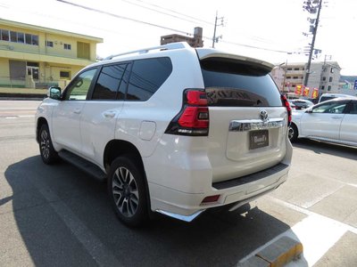 TOYOTA LAND CRUISER PRADO - 8
