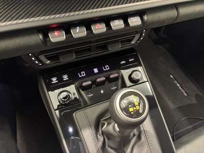 2025 Porsche 911 — миниатюра 20