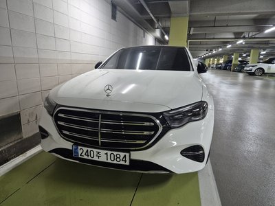 MERCEDES-BENZ E-CLASS - 1
