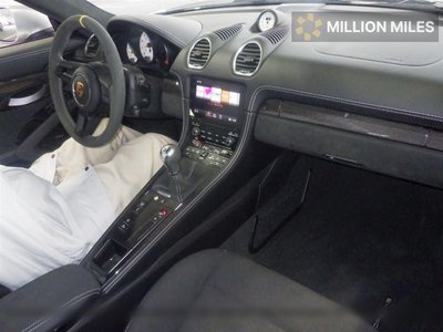 PORSCHE 718 CAYMAN - 3