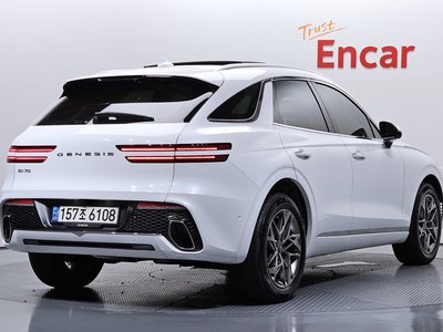 صورة 4 لـ 2021 Genesis GV70