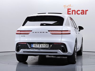 صورة 3 لـ 2021 Genesis GV70