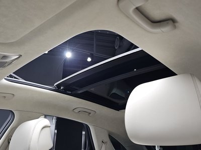 2021 Genesis GV70 thumbnail 19