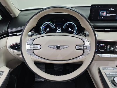2021 Genesis GV70 thumbnail 13