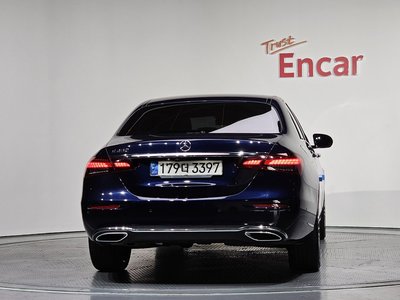 MERCEDES-BENZ E-CLASS - 4