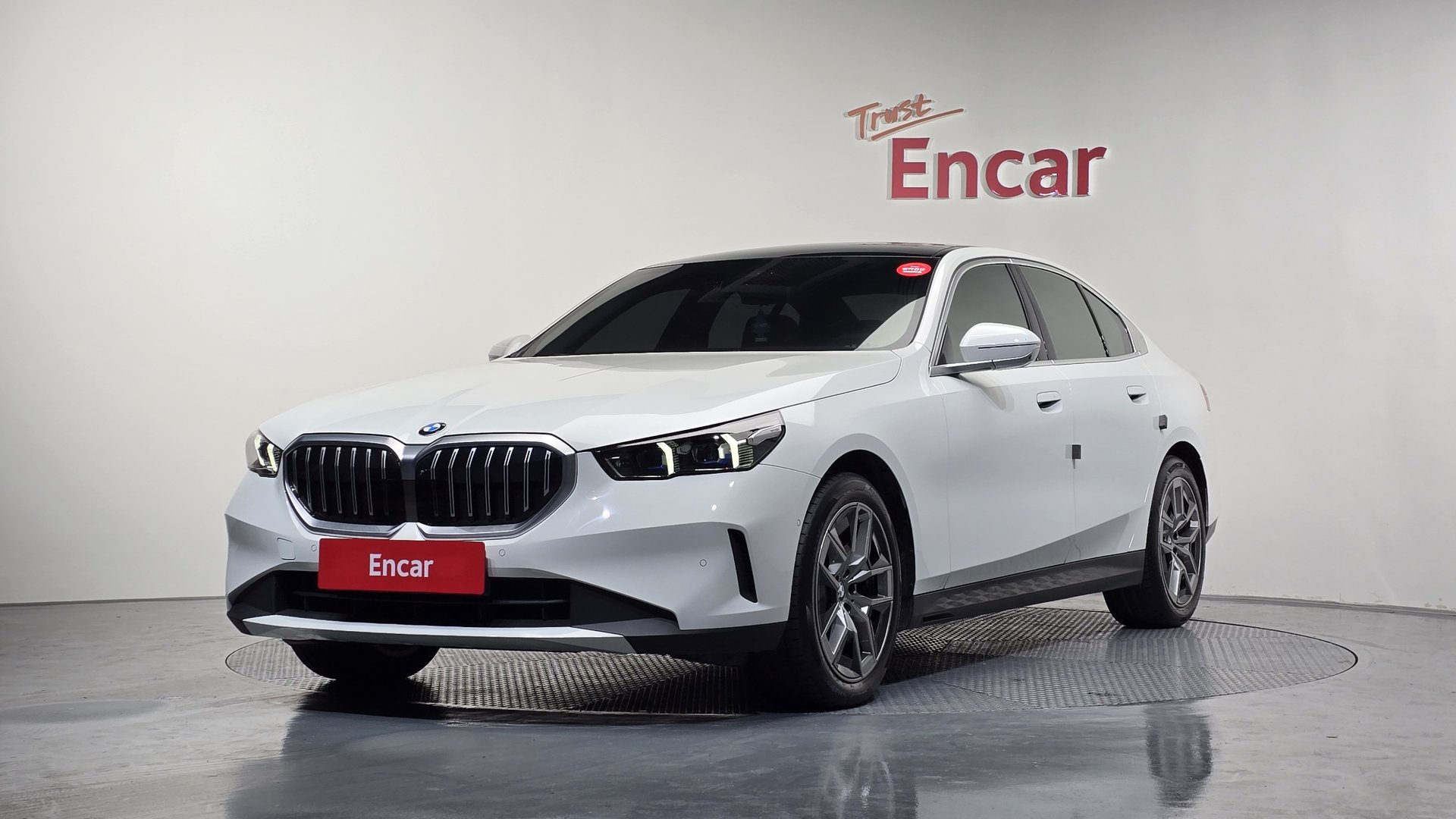 BMW 5 SERIES - View 1