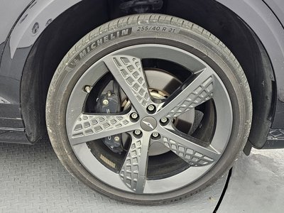 صورة 8 لـ 2021 Genesis GV70
