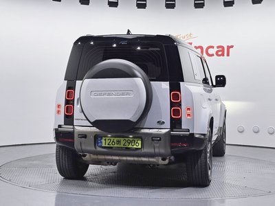 LAND ROVER DEFENDER - 4