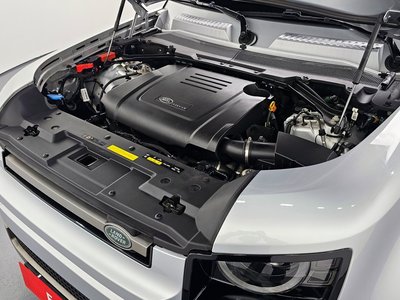 LAND ROVER DEFENDER - 7