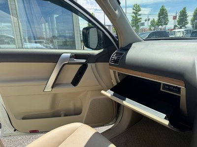 TOYOTA LAND CRUISER PRADO - 8