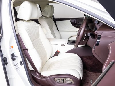 2018 Lexus LS — миниатюра 30