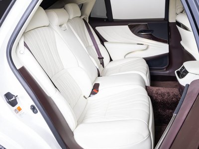 2018 Lexus LS — миниатюра 32