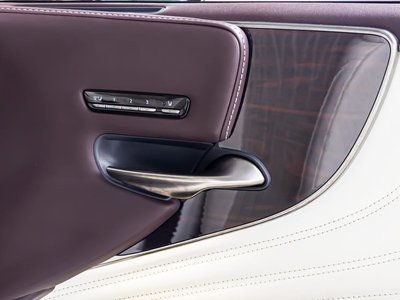 2018 Lexus LS — миниатюра 38
