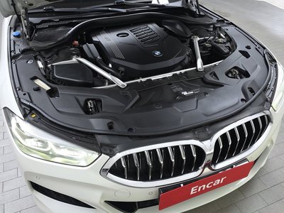 BMW 8 SERIES - 7
