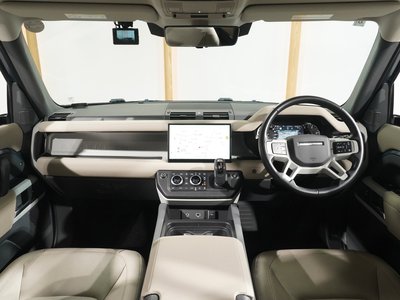 LAND ROVER DEFENDER - 2