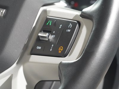 LAND ROVER DEFENDER - 6