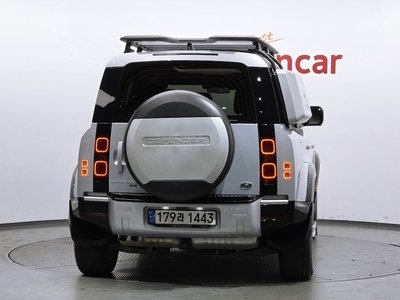 LAND ROVER DEFENDER - 4