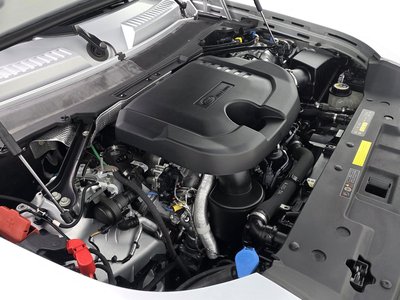 LAND ROVER DEFENDER - 7