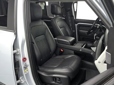 LAND ROVER DEFENDER - 10