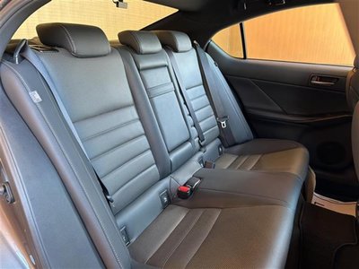 صورة مصغرة 24 لـ 2021 Lexus IS