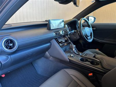 صورة مصغرة 25 لـ 2021 Lexus IS
