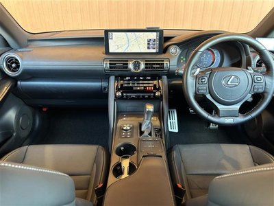 صورة مصغرة 42 لـ 2021 Lexus IS