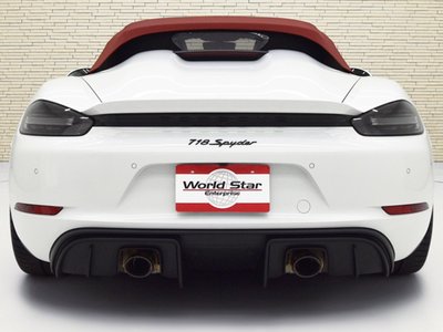PORSCHE 718 SPYDER - 4