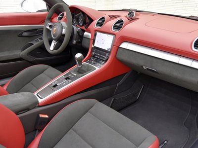 PORSCHE 718 SPYDER - 10