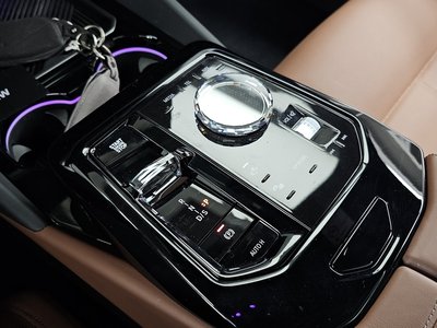 2025 BMW 5 SERIES — миниатюра 12