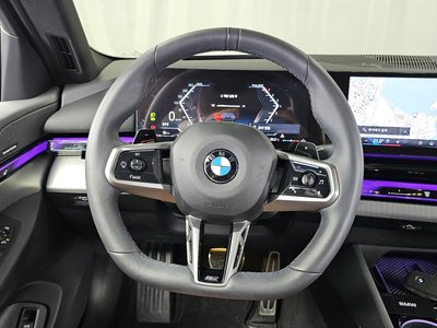 2025 BMW 5 SERIES — миниатюра 19