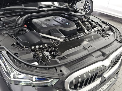 2025 BMW 5 SERIES — фото 7