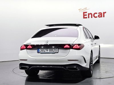MERCEDES-BENZ E-CLASS - 3