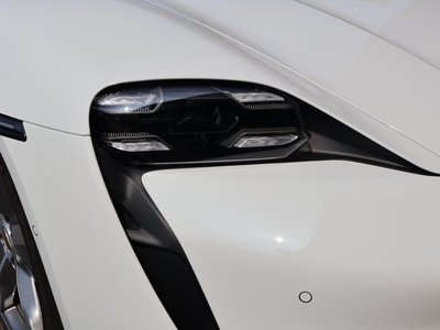 صورة مصغرة 13 لـ 2021 Porsche TAYCAN
