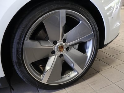 صورة مصغرة 50 لـ 2021 Porsche TAYCAN