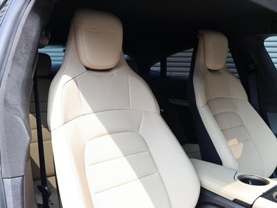 صورة مصغرة 21 لـ 2021 Porsche TAYCAN